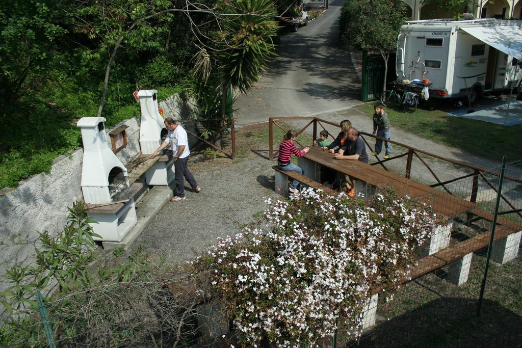 Camping Delfino Albenga Eksteriør billede